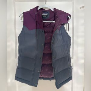 **SOLD** Patagonia Bivy Women’s Hooded Down Vest in Smolder Blue/Plum